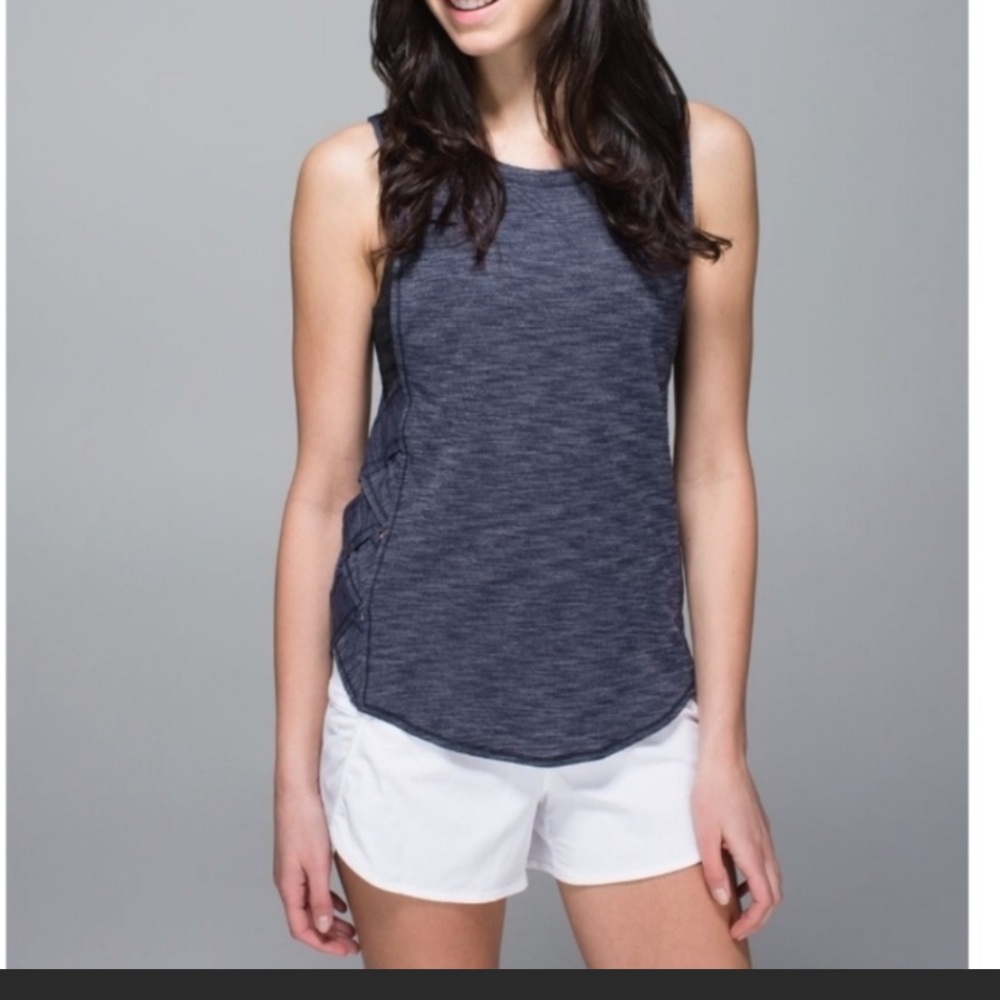 Lululemon tank.